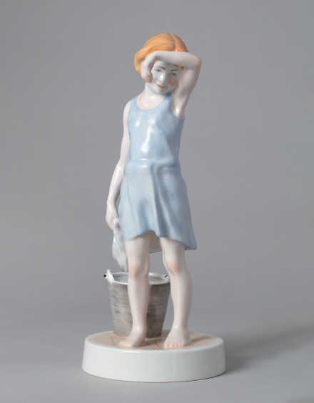 Скульптура Девочка моет пол - фото - 5